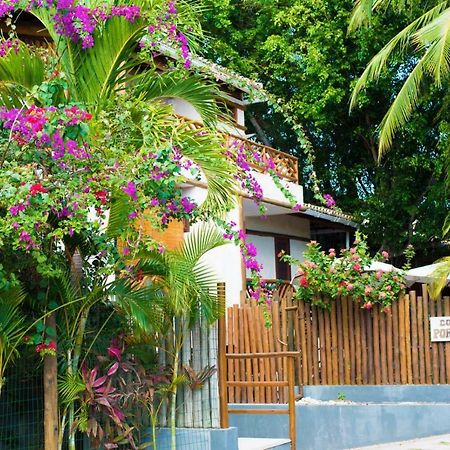 Duplex Com Hidromassagem - Praia Do Forte Bagian luar foto
